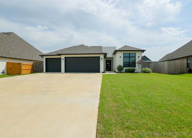 Property at 12715 S Maplewood Ave, Bixby, OK 74008, 3 beds, 2 baths