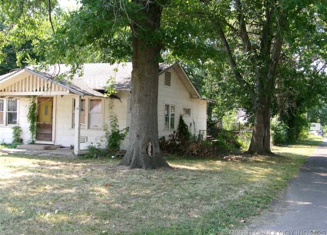 Property at 2647 Columbus St, Muskogee, OK 74401, 2 beds, 1 bath