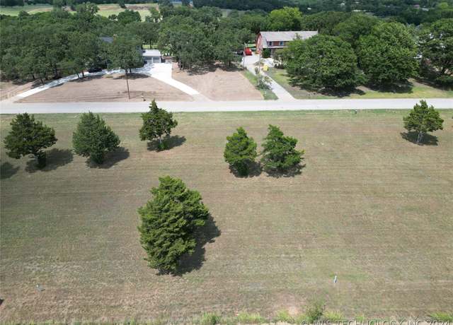Property at 624 Country Club Rd, Ardmore, OK 73401