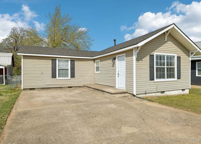 Property at 708 N Brown St, Sapulpa, OK 74066, 2 beds, 1 bath