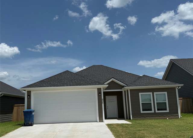 Property at 459 Worth Ave, Durant, OK 74701, 3 beds, 2 baths