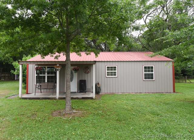 Property at 474679 E 1050 Rd, Muldrow, OK 74948, 2 beds, 2 baths