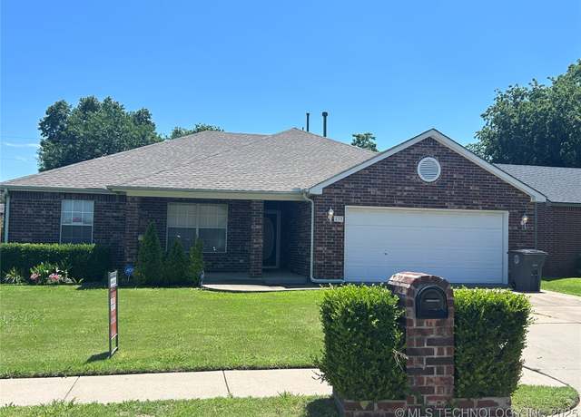 Property at 430 E Seminole Pl, Tulsa, OK 74106, 3 beds, 2 baths
