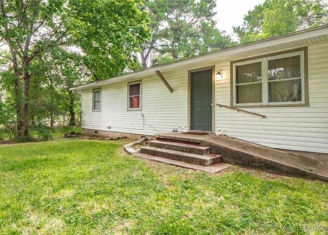 Property at 809 Carbon, Hartshorne, OK 74547, 4 beds, 2.5 baths
