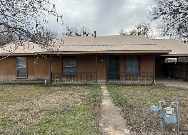 Property at 119 S Arkansas St, Caddo, OK 74729, 3 beds, 2 baths