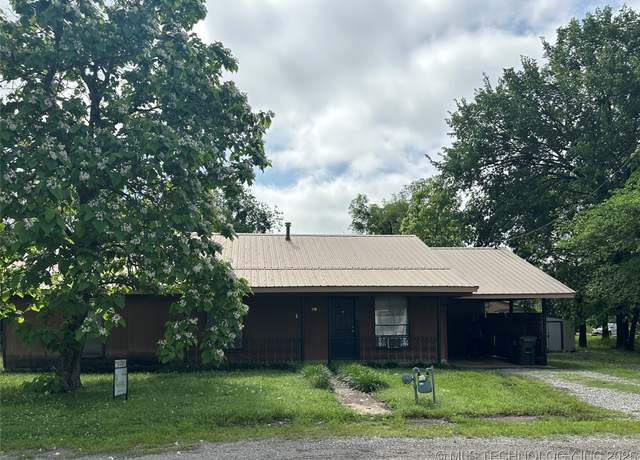 Property at 119 S Arkansas St, Caddo, OK 74729, 3 beds, 2 baths