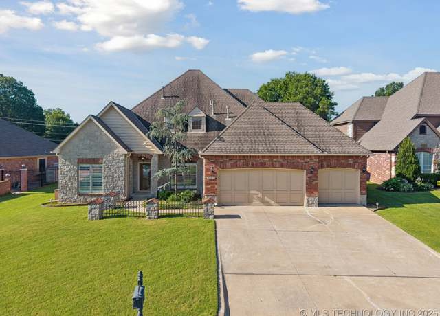 Property at 9222 E 80th Pl, Tulsa, OK 74133, 4 beds, 2.5 baths