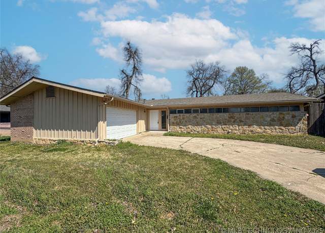 Property at 1623 E 56th Pl, Tulsa, OK 74105, 3 beds, 1.5 baths