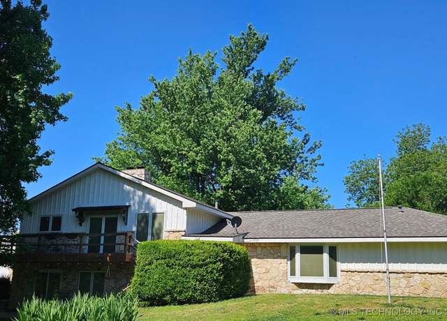 Property at 1400 N Pecan Rd, Ponca City, OK 74604, 5 beds, 3 baths