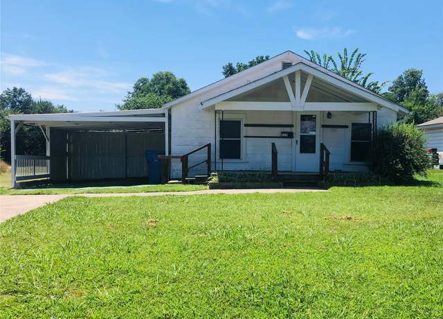 Property at 1129 E Maple St, Cushing, OK 74023, 2 beds, 1 bath