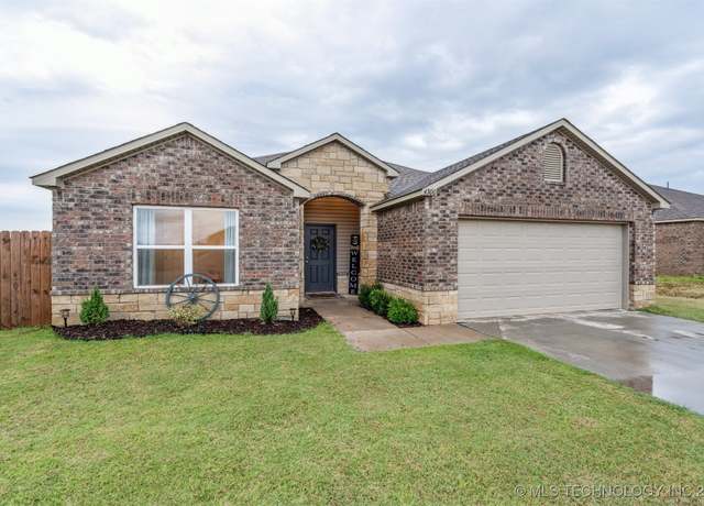 Property at 4300 Driftwood, Harrah, OK 73045, 4 beds, 2 baths