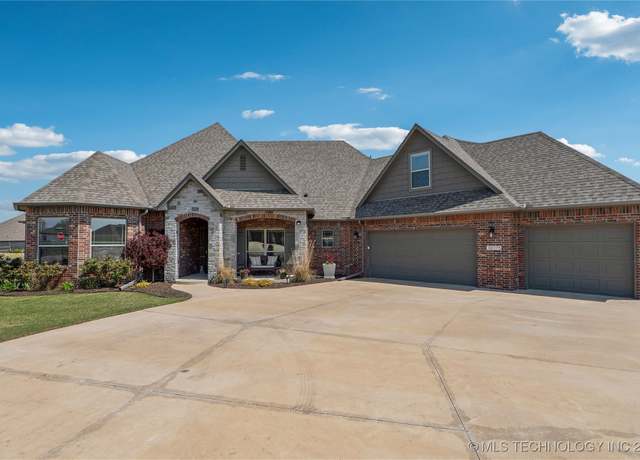 Property at 10175 S 222nd Ave E, Broken Arrow, OK 74014, 4 beds, 3.5 baths