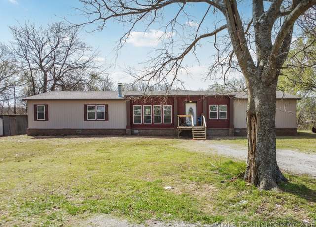 Property at 18272 E Oakridge Way, Claremore, OK 74017, 4 beds, 3 baths