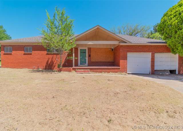 Property at 205 W Oak St, Drumright, OK 74030, 3 beds, 1.5 baths