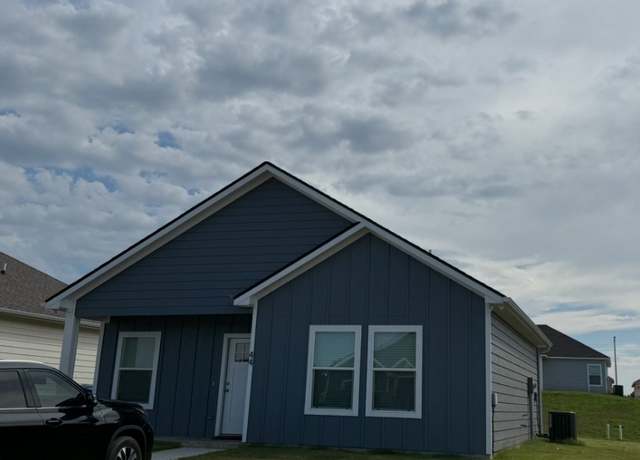 Property at 44 Middle St, Durant, OK 74701, 2 beds, 1 bath