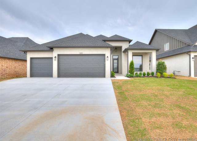 Property at 5810 E 126th St S, Bixby, OK 74008, 3 beds, 2.5 baths