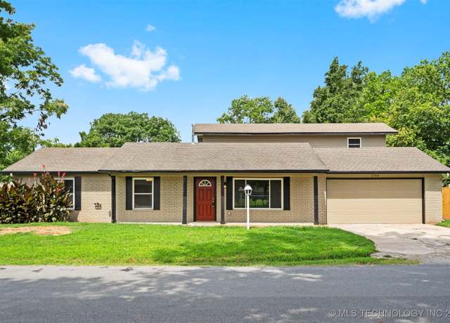 Property at 1704 Town And Country Rd, Sand Springs, OK 74063, 5 beds, 2.5 baths