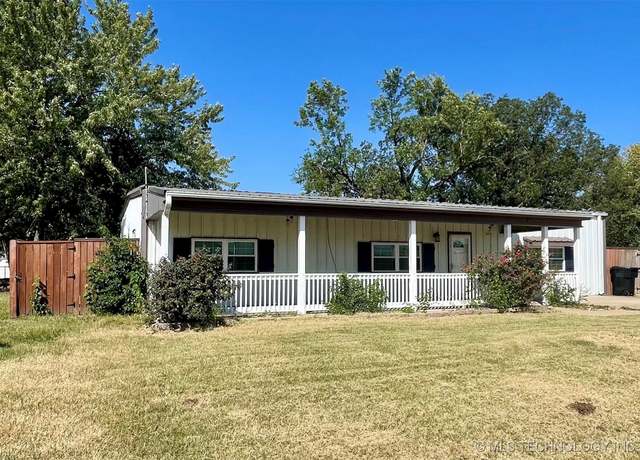 Property at 520 S 5th St, Morris, OK 74445, 3 beds, 2 baths