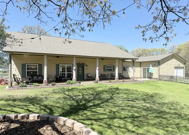 Property at 16680 W Jones Rd, Tahlequah, OK 74464, 4 beds, 3 baths