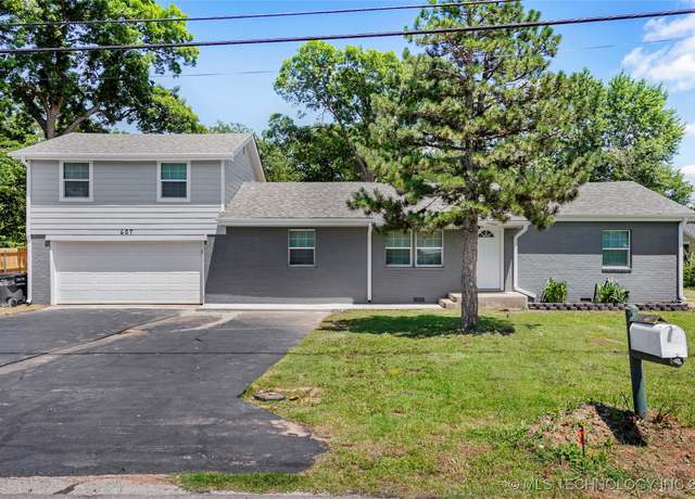 Property at 407 N Forest St, Jenks, OK 74037, 3 beds, 2.5 baths