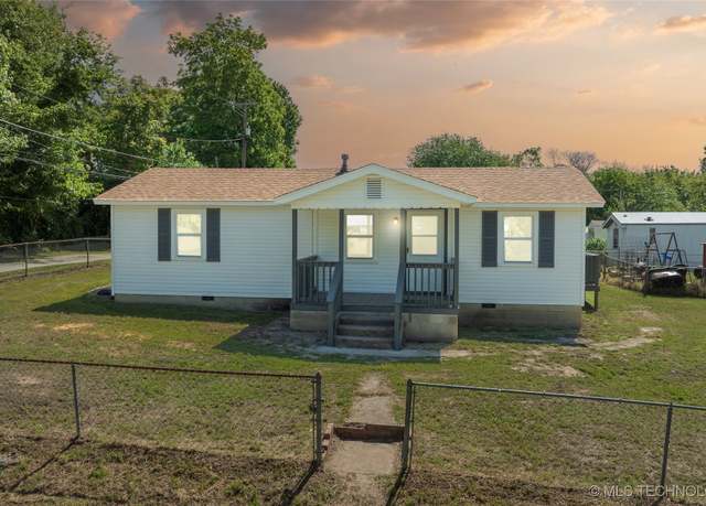 Property at 315 S 15th St, Collinsville, OK 74021, 2 beds, 1 bath