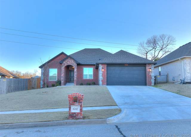 Property at 6342 E 148th St S, Bixby, OK 74008, 4 beds, 2 baths