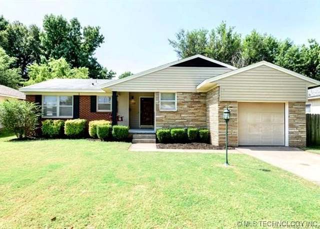 Property at 1036 E 53rd St, Tulsa, OK 74105, 3 beds, 1.5 baths