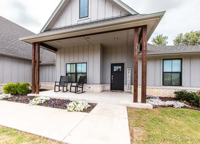 Property at 2429 W Union St, Collinsville, OK 74021, 3 beds, 2 baths