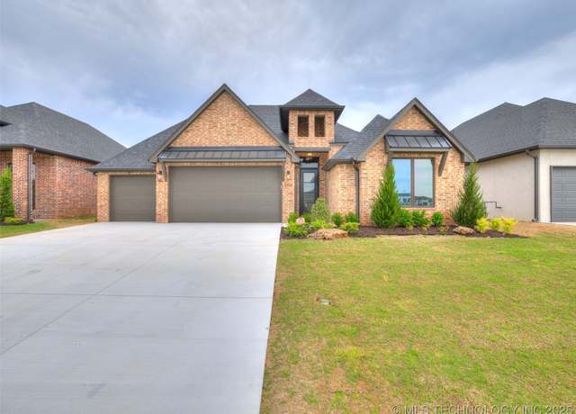 Property at 5814 E 126th St S, Bixby, OK 74008, 3 beds, 2.5 baths