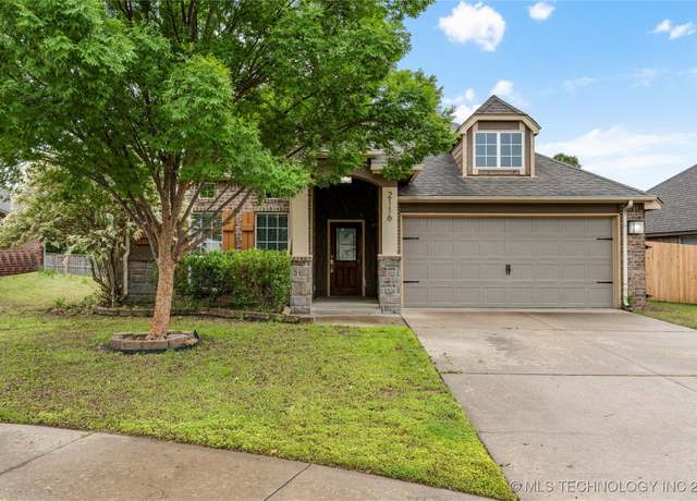 Property at 2116 E 133rd Ct, Bixby, OK 74008, 3 beds, 2 baths