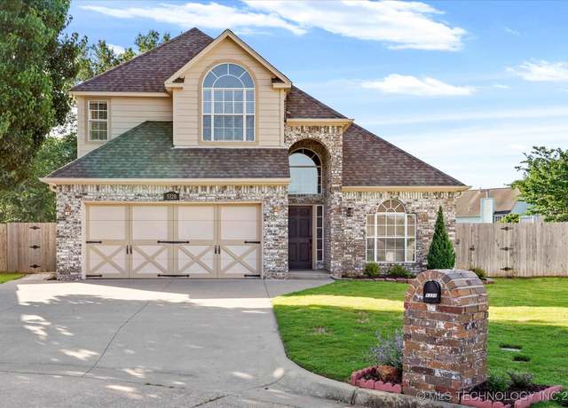 Property at 5320 E 94th St, Tulsa, OK 74137, 4 beds, 2.5 baths
