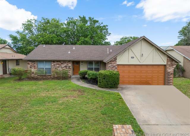 Property at 2230 W Haskell St, Tulsa, OK 74127, 3 beds, 2 baths