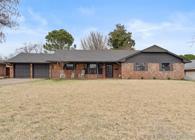 Property at 2010 W Locust St, Durant, OK 74701, 3 beds, 2 baths