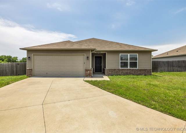 Property at 2801 Lariat Ln, Claremore, OK 74017, 3 beds, 2 baths