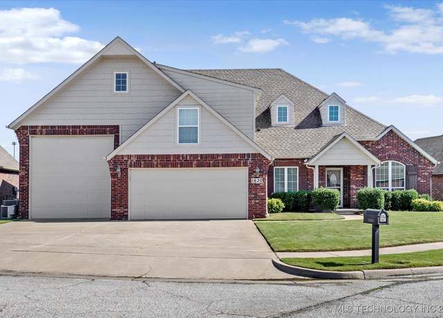 Property at 1620 E Granger St, Broken Arrow, OK 74012, 5 beds, 3 baths