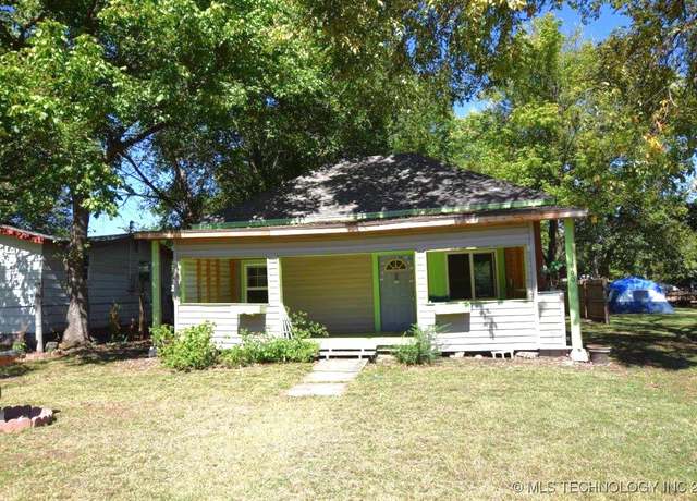 Property at 1660 W Ash St, Westville, OK 74965, 3 beds, 1 bath