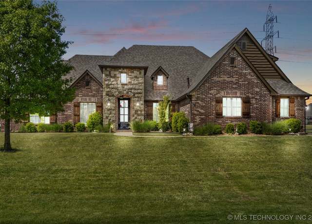 Property at 6525 E 88th St, Owasso, OK 74055, 4 beds, 3.5 baths