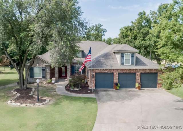 Property at 2501 Forest Ridge Pkwy, Claremore, OK 74017, 5 beds, 3 baths