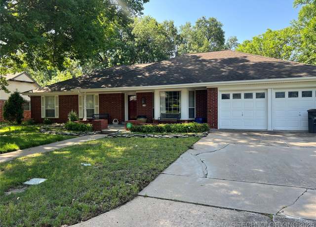 Property at 7110 E 69th St, Tulsa, OK 74133, 3 beds, 2.5 baths
