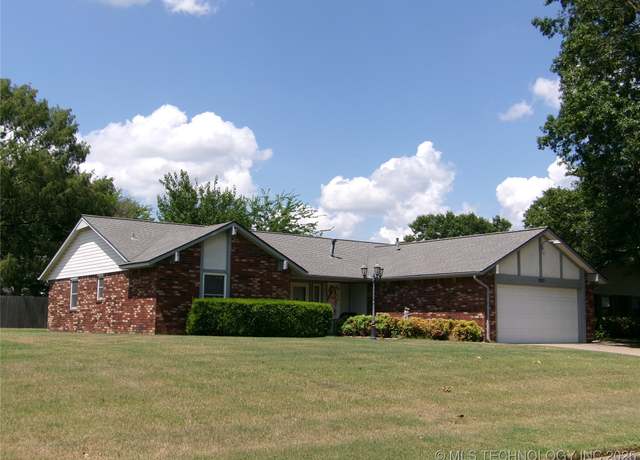 Property at 707 Foltz Ln, Muskogee, OK 74403, 3 beds, 2 baths