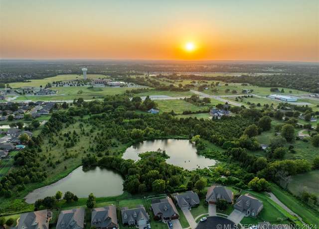 Property at 15 E 106th St, Owasso, OK 74055