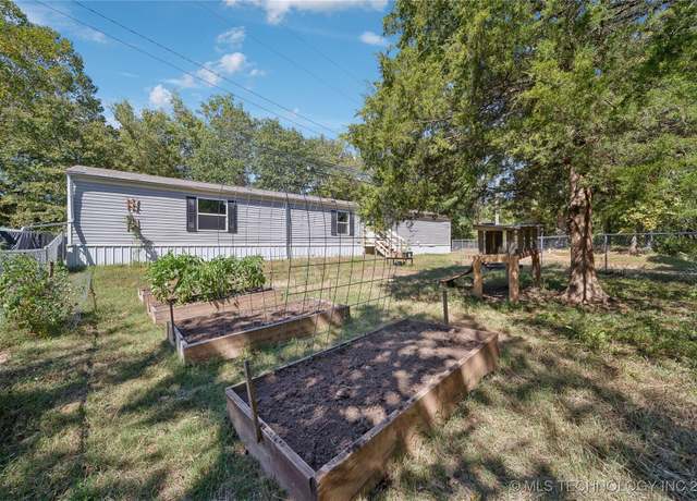 Property at 23005 Bristlecone Rd, Morris, OK 74445, 3 beds, 2 baths