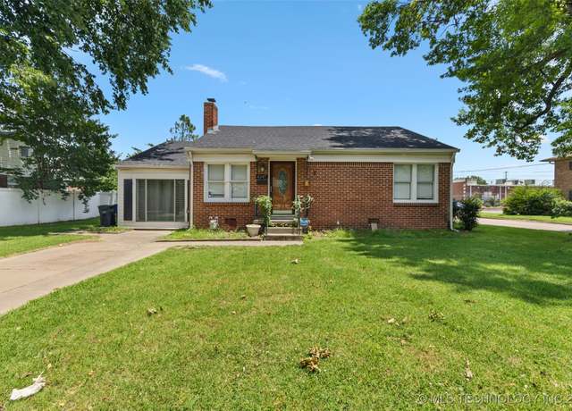 Property at 4247 S Owasso Ave, Tulsa, OK 74105, 2 beds, 2 baths