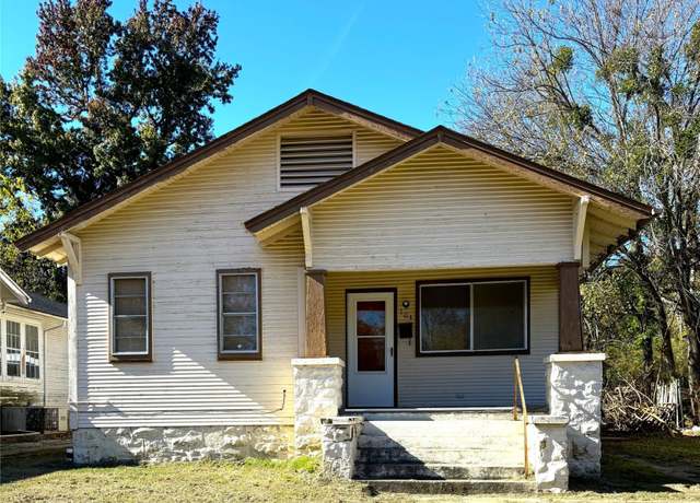 Property at 704 S Morton Ave, Okmulgee, OK 74447, 3 beds, 1 bath