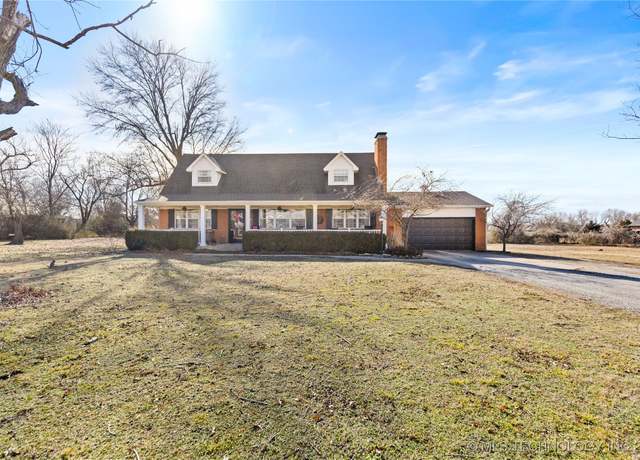 Property at 11850 E 106th St, Owasso, OK 74055, 4 beds, 2.5 baths