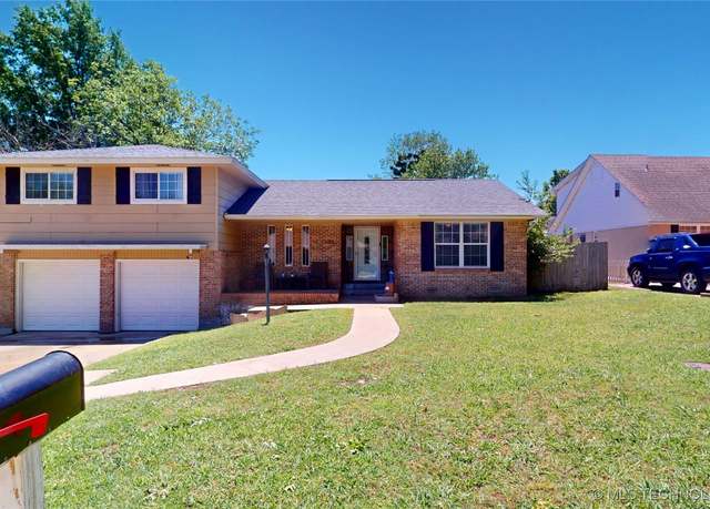 Property at 2205 E Foster Dr, Ada, OK 74820, 3 beds, 2.5 baths
