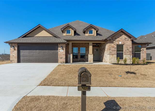 Property at 6100 N 27th St, Broken Arrow, OK 74014, 4 beds, 3 baths