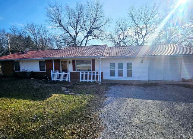 Property at 305 E Baker, Asher, OK 74826, 4 beds, 2 baths
