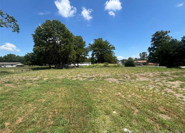 Property at 809 NE 5th St, Wagoner, OK 74467
