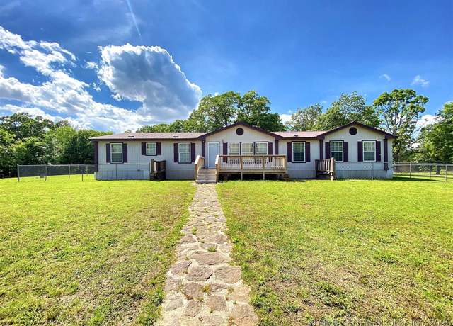 Property at 467200 E 773 Rd, Stilwell, OK 74960, 4 beds, 2 baths
